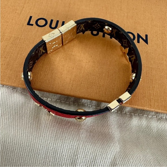 Reversible Louis Vuitton Monogram Bracelet - Picture 6 of 12